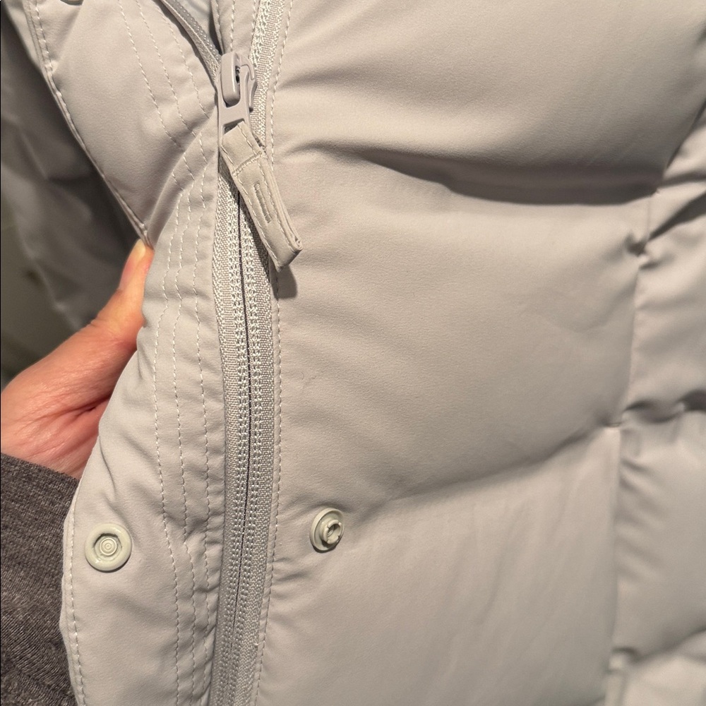 Uniqlo Down Parka Puffer Jacket - used only a few times!π€ - Picture 6 of 6